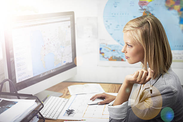 istock Planning perfect holidays for all of her clients 482100548