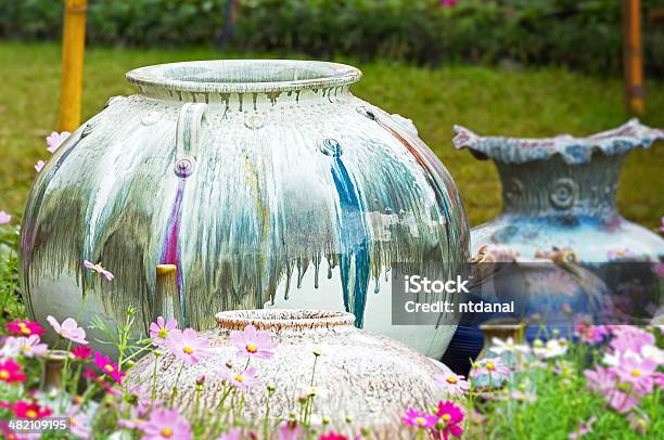 Ceramica Contenitori Di Acqua - Fotografie stock e altre immagini di Acqua - Acqua, Ambientazione interna, Arti e mestieri