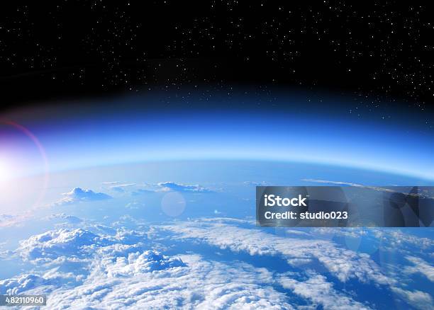 Vista De La Tierra Desde El Espacio Foto de stock y más banco de imágenes de Planeta Tierra - Planeta Tierra, Globo terráqueo, Estratósfera