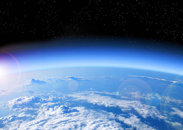地球のスペースからの眺め - 地平線 ストックフォトと画像