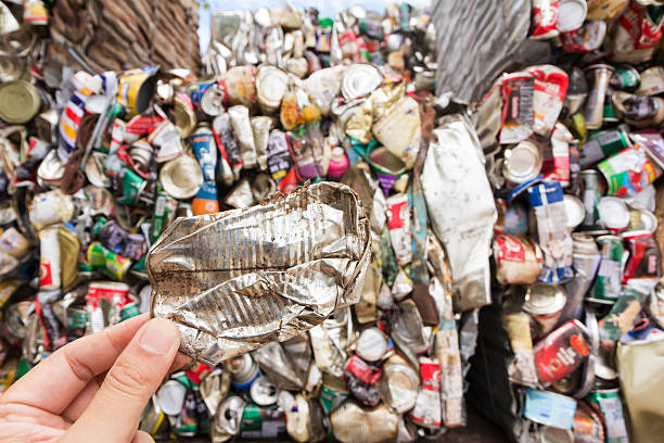 istock Hand holding aluminum can for recycle 482111604