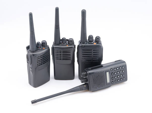 военные портативное радио изолированные на белом фоне - walkie talkie стоковые фото и изображения