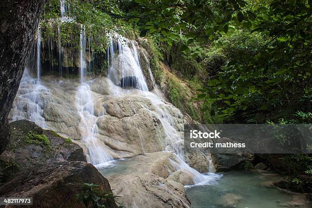 Cataratas De Erawan - Fotografias de stock e mais imagens de Ao Ar Livre - Ao Ar Livre, Beleza natural, Cair