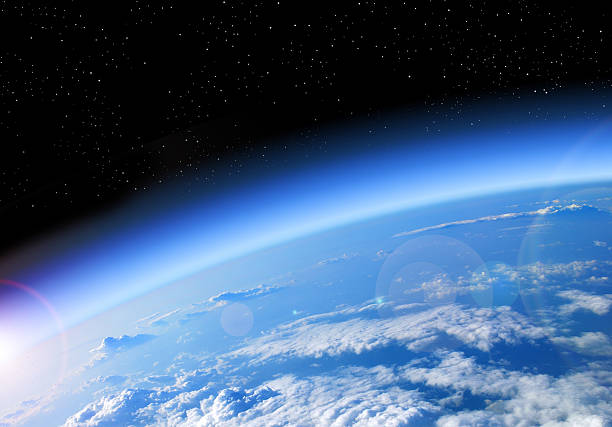 vista della terra dallo spazio - atmospher foto e immagini stock