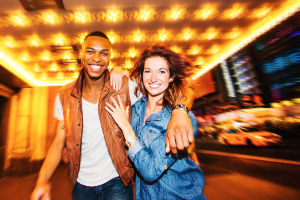 istock Couple in New York 482132777