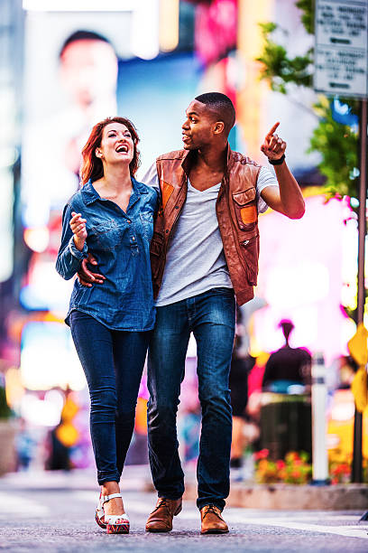 istock Couple in New York 482132865