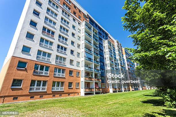 Appartement Block In Berlin Stockfoto und mehr Bilder von Außenaufnahme von Gebäuden - Außenaufnahme von Gebäuden, Balkon, Baum