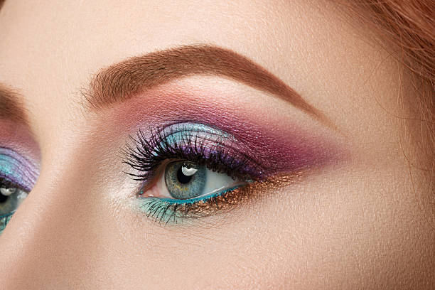 クローズアップ女性の青い目の - beauty beautiful creativity stage makeup ストックフォトと画像