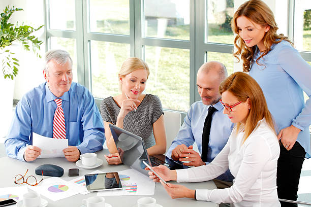 istock Financial people giving advice 482142486