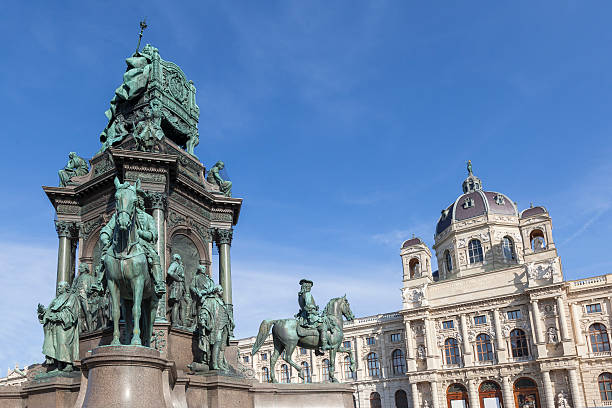 istock Maria Theresia Monument in Vienna, Austria 482156586