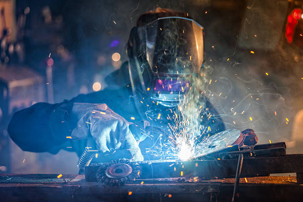 istock Welder in action. Low depth of focus 482156906