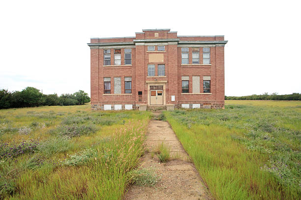 istock Abandoned School on the Great Plains 482162838