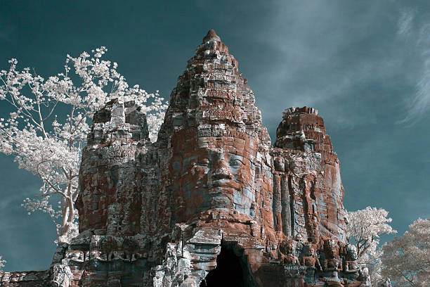 cerca de infrarrojos templo de angkor thom, cerca de siem reap, camboya - ankor fotografías e imágenes de stock