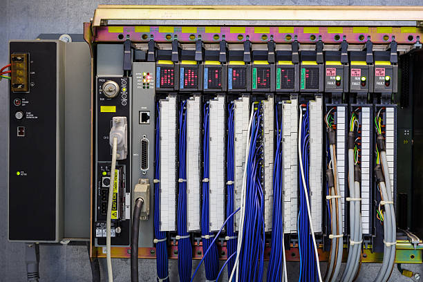 programmierbare logik controller in der industrie - mondlandefähre stock-fotos und bilder