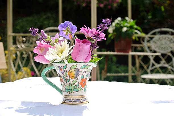 istock Small Jug of Flowers 482185456