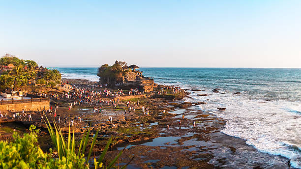 Temple on the Beach, Tanah Lot, Bali, Indonesia Tanah Lot Temple, Bali, Indonesia tanah lot sunset stock pictures, royalty-free photos & images