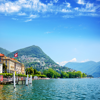 Lago Lugano, Suiza photo