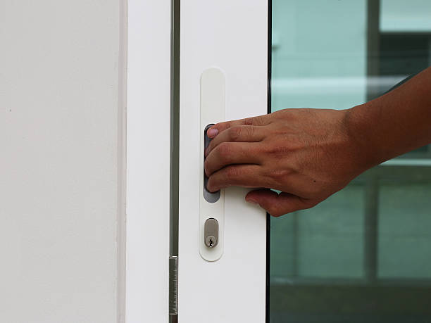 istock Close or Open glass door by hand 482310078