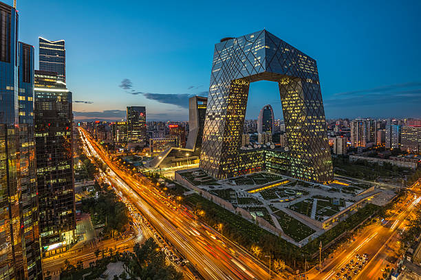 noite no distrito comercial central de beijing edifícios do horizonte da cidade, china - facade architecture asia built structure - fotografias e filmes do acervo