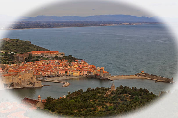 collioure - jetty mediterranean countries pier water stock-fotos und bilder