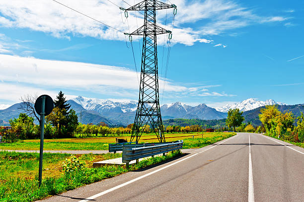 linia energetyczna - mountain valley european alps shade zdjęcia i obrazy z banku zdjęć