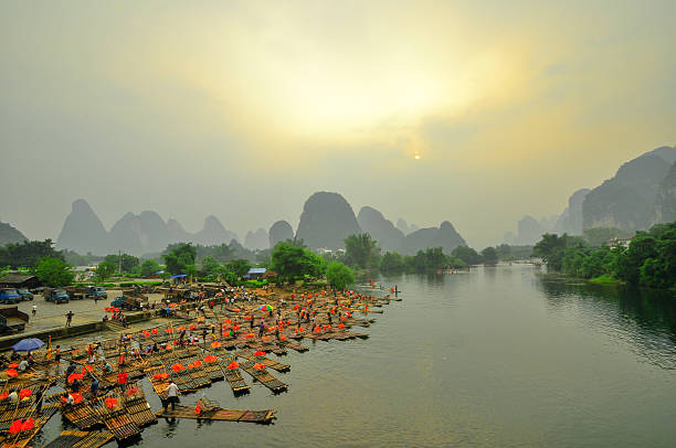 istock Li river mountain landscape in Yangshuo Guilin 482343121