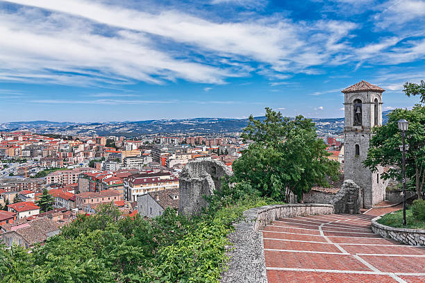 panorama de la ciudad - travel monument church roof fotografías e imágenes de stock