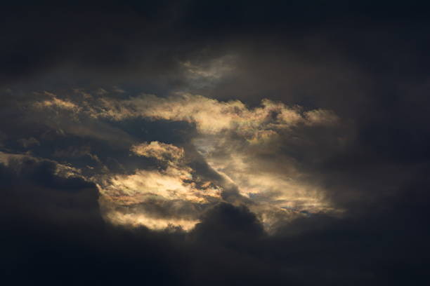 vor dem sturm - sea waving wave thunderstorm stock-fotos und bilder