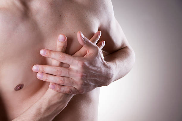 심장마비 있습니다. 통증 휴머니즘 시체 - human cardiovascular system heart shape human hand healthy lifestyle 뉴스 사진 이미지