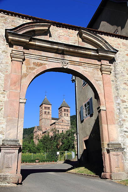 abbaye de murbach, alsace - murbach photos et images de collection