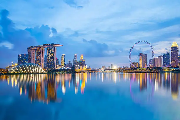 Photo of Singapore Skyline and view of Marina Bay at twilight