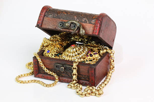 istock Treasure chest standing on wooden table 482398006