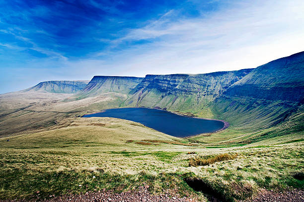 llyn y fan-fach - brecon beacons nationalpark stock-fotos und bilder