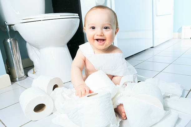 istock Fun Baby Toilet Great Eye 482403291