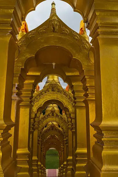 the archways of gold pagoda at Wat pasawangboon