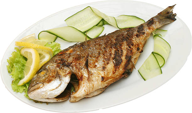 морской лещ рыба на гриле для барбекю - sea bass prepared fish food grilled стоковые фото и изображения