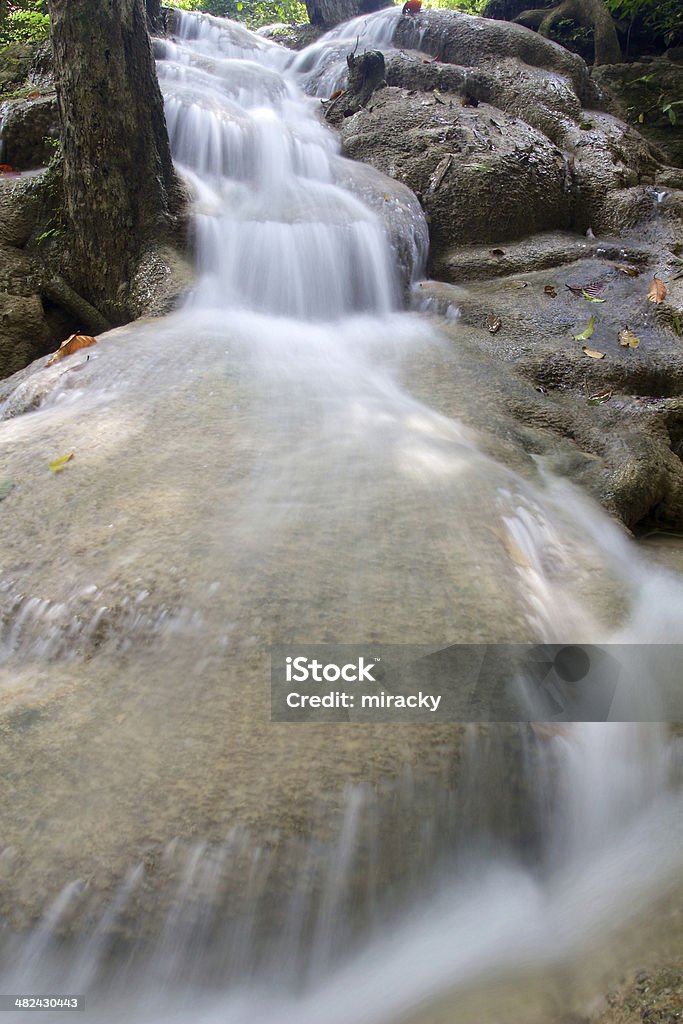 Mały wodospad w Erawan - Zbiór zdjęć royalty-free (Azja)