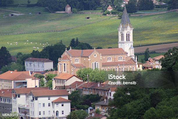 Iglesia Francesa En Bourgdethizy En Francia Foto de stock y más banco de imágenes de 2015 - 2015, Ajardinado, Aldea