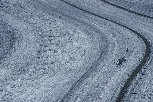 aletch o maior glaciar nos alpes - crevesse imagens e fotografias de stock