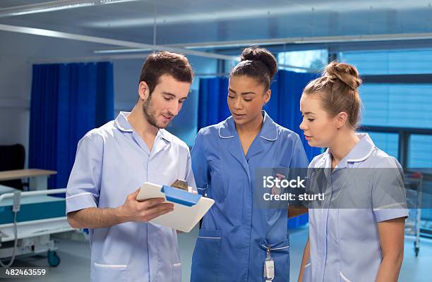 Pielęgniarka Dyskusji - zdjęcia stockowe i więcej obrazów Kurs - Kurs, Pielęgniarka, Wykształcenie