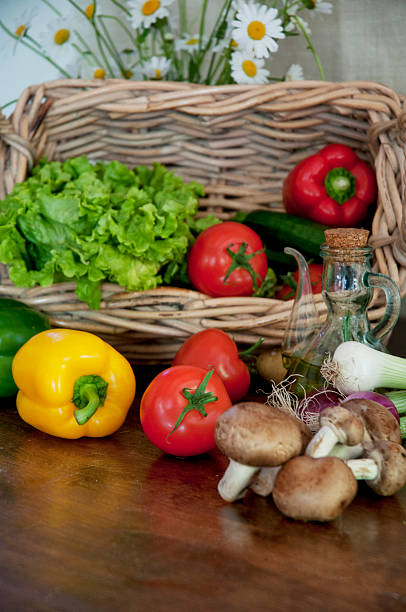 gemüse - vegetable healthy eating heirloom tomato edible mushroom stock-fotos und bilder