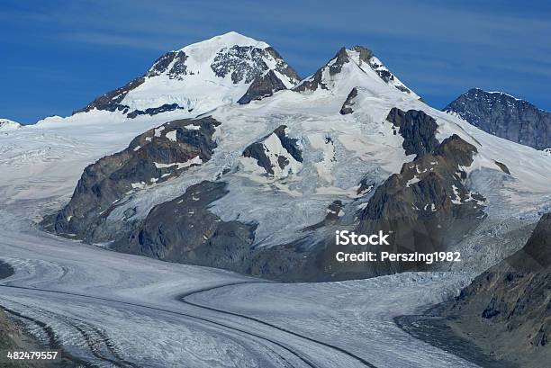 Ghiacciaio Aletch Più Nelle Alpi - Fotografie stock e altre immagini di Alpi - Alpi, Alpi Bernesi, Ambientazione esterna