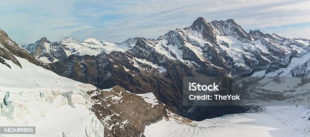 Foto de Panorama Panorâmico De Grande Geleira Aletsch Região De Jungfrau e mais fotos de stock de Alpes europeus