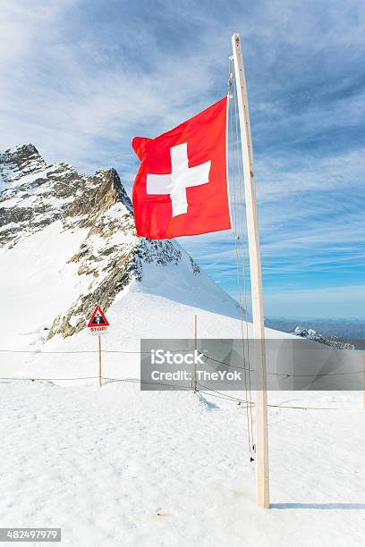 Jungfraujoch Parte Dos Alpes Suíços Montanha De Neve Paisagem Alpes - Fotografias de stock e mais imagens de Alpes Europeus