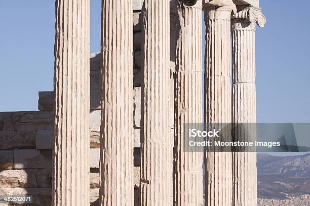 The Erechtheion В Афинах Греция — стоковые фотографии и другие картинки Акрополь - Афины - Акрополь - Афины, Архитектура, Архитектурный элемент