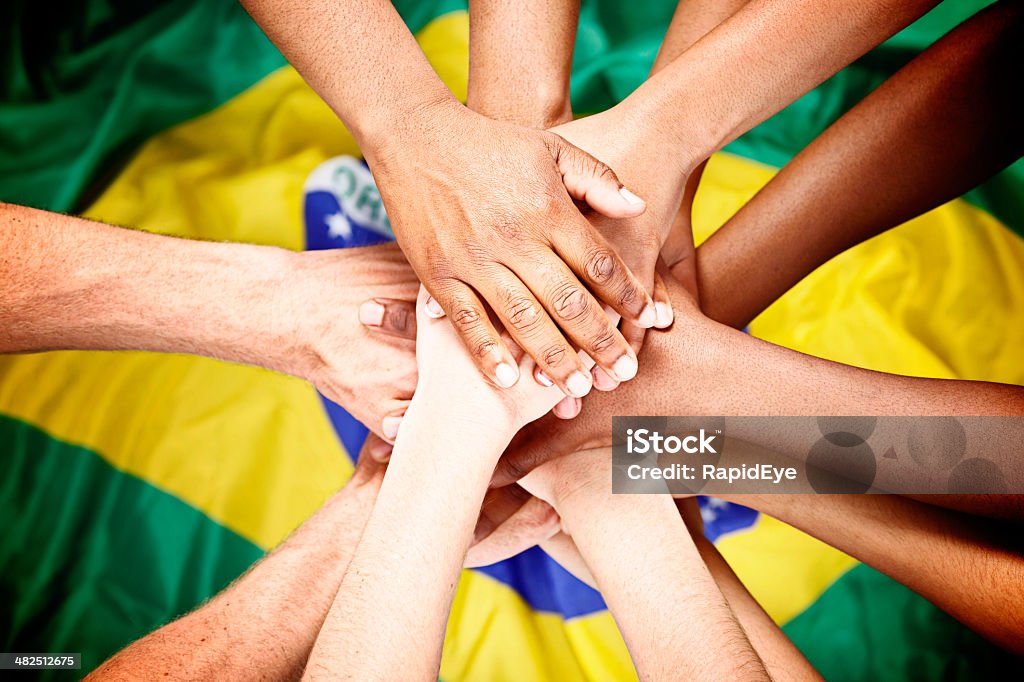 Vários várias mãos pilha na Bandeira Brasileira de doadores Lealdade - Royalty-free Brasil Foto de stock