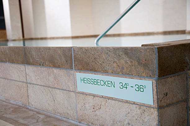 istock Sign in swimming hall 482519760