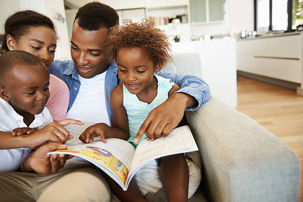 istock Sharing our love of reading together 482536395