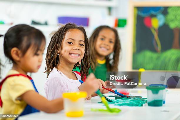 Escuela Preescolar Foto de stock y más banco de imágenes de 2-3 años - 2-3 años, 4-5 años, Africano-americano