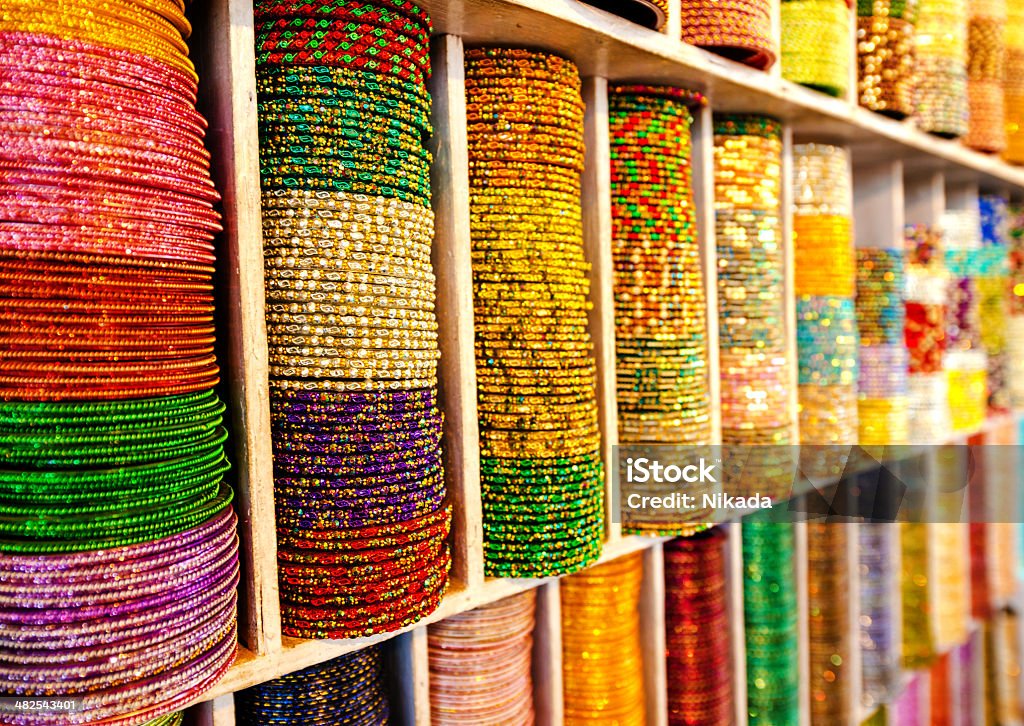 Coloridas pulseiras para venda - Foto de stock de Acessório royalty-free